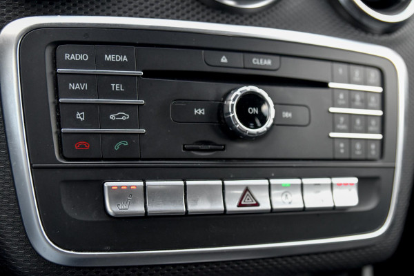 Mercedes-Benz A-Klasse 180 Business Solution. Camera, Trekhaak, Keyless go, Sfeer, Cruise, Stoelvw!