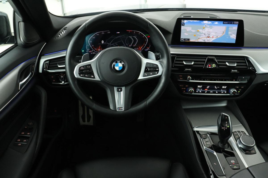 BMW 5 Serie 540i xDrive M Sport | Panoramadak | Harman Kardon | Trekhaak | Comfortstoelen | Leder | Head-up | Soft-close | Camera