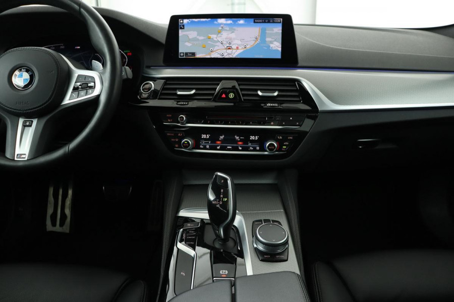 BMW 5 Serie 540i xDrive M Sport | Panoramadak | Harman Kardon | Trekhaak | Comfortstoelen | Leder | Head-up | Soft-close | Camera