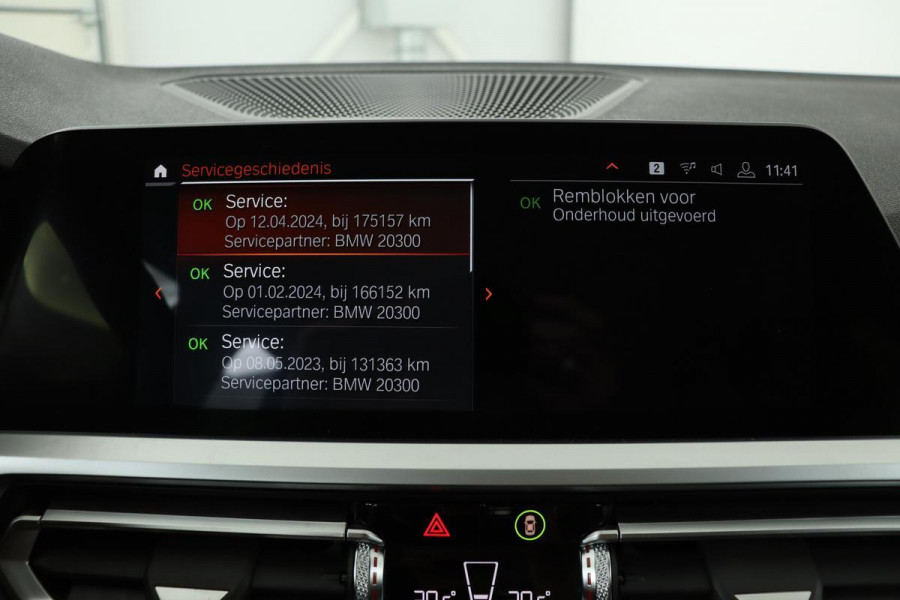 BMW 3-serie 330i Sport Line | Stoelverwarming | Trekhaak | Carplay | Navigatie | Full LED | Live Cockpit | Sportstoelen | Climate control | Half leder | PDC | Cruise control