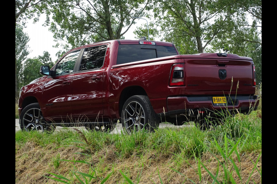 Dodge Ram 1500 5.7 V8 Crew Cab Sport Delmonico Red