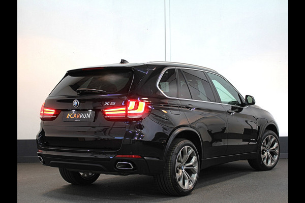 BMW X5 40d 313pk High Exe 26323,= ex / ex | Panorama | ACC | Head-Up | Comfortstoelen | Memory | Harman-Kardon | Leder | Soft-Close | Camera | Drive Assist + | Navi Prof.