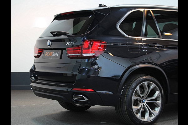 BMW X5 40d 313pk High Exe 26323,= ex / ex | Panorama | ACC | Head-Up | Comfortstoelen | Memory | Harman-Kardon | Leder | Soft-Close | Camera | Drive Assist + | Navi Prof.