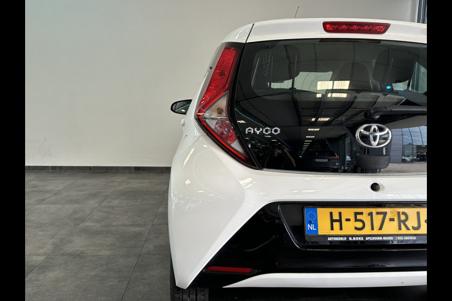 Toyota Aygo 1.0 VVT-i x-play 5-Drs. Airco Limiter Carplay