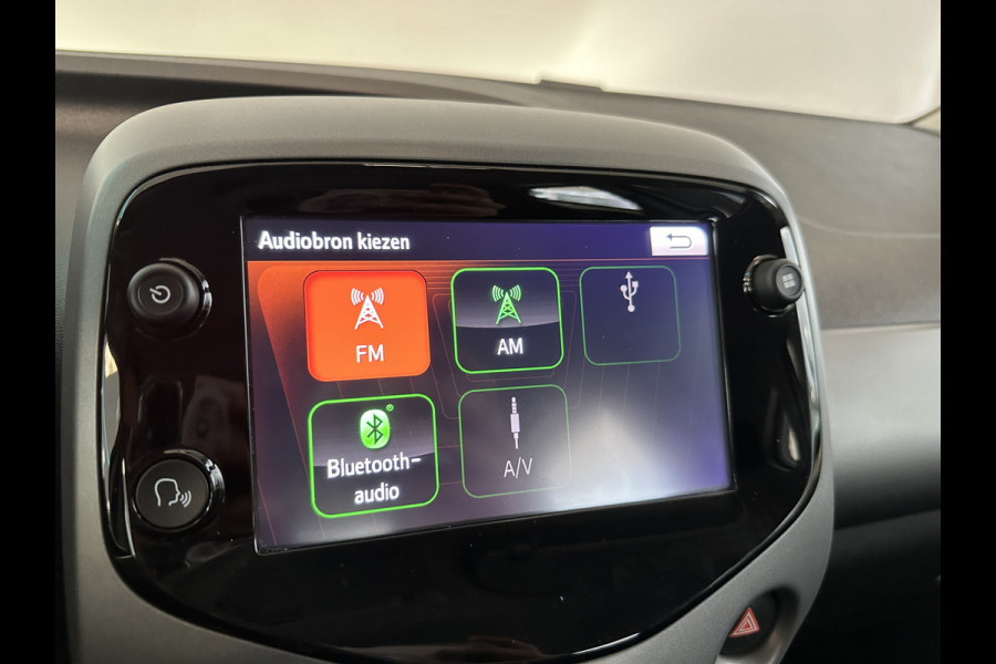 Toyota Aygo 1.0 VVT-i x-play 5-Drs. Airco Limiter Carplay