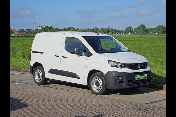 Peugeot Partner 1.6 BlueHDI Premium airco, navi, pdc, trekhaak, zijdeur