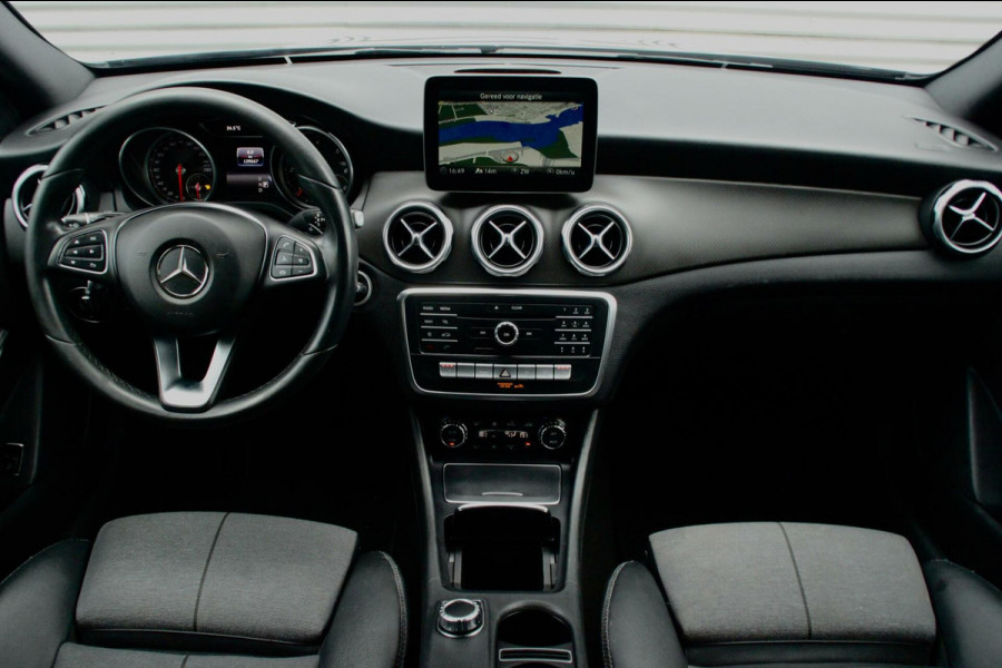 Mercedes-Benz GLA 180 d Business Automaat |NAVIGATIE, CRUISE, CLIMATE, STOELVERWARMING, CAMERA, BLUETOOTH, PDC, LED, TREKHAAK|