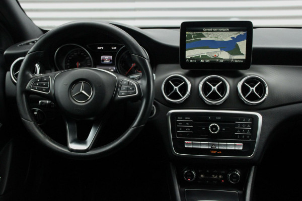 Mercedes-Benz GLA 180 d Business Automaat |NAVIGATIE, CRUISE, CLIMATE, STOELVERWARMING, CAMERA, BLUETOOTH, PDC, LED, TREKHAAK|