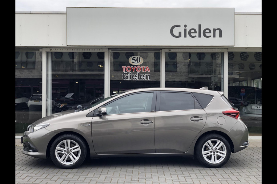 Toyota Auris 1.8 Hybrid Dynamic Plus | Stoelverwarming, Navigatie, Licht + Regensensor, Parkeercamera, Safety Sense