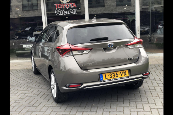 Toyota Auris 1.8 Hybrid Dynamic Plus | Stoelverwarming, Navigatie, Licht + Regensensor, Parkeercamera, Safety Sense