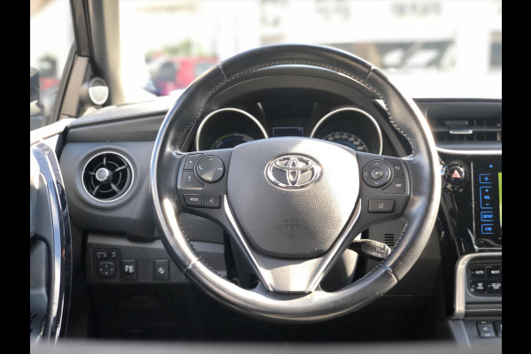 Toyota Auris 1.8 Hybrid Dynamic Plus | Stoelverwarming, Navigatie, Licht + Regensensor, Parkeercamera, Safety Sense