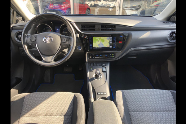 Toyota Auris 1.8 Hybrid Dynamic Plus | Stoelverwarming, Navigatie, Licht + Regensensor, Parkeercamera, Safety Sense