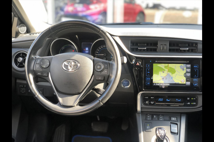 Toyota Auris 1.8 Hybrid Dynamic Plus | Stoelverwarming, Navigatie, Licht + Regensensor, Parkeercamera, Safety Sense