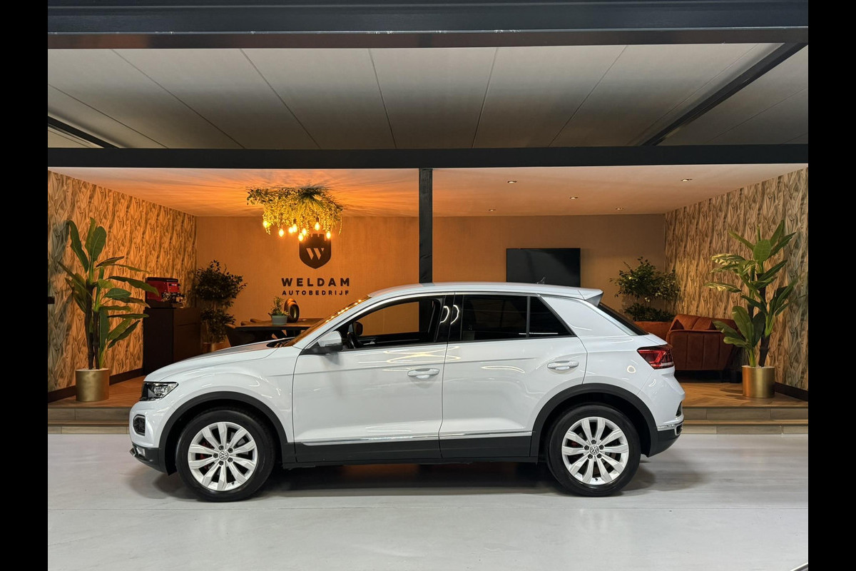 Volkswagen T-Roc 2.0 TSI 4Motion Sport Garantie Xenon Trekhaak LED ACC Lane Navi Camera Carplay Rijklaar