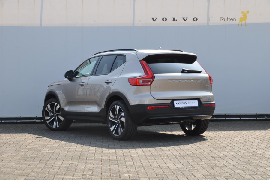 Volvo XC40 B4 211PK Automaat Plus Dark / Adaptive Cruise Control / Pilot Assist / Achteruitrijcamera / Harman kardon audio / Elektrische voorstoelen met geheugenfunctie bij bestuurder