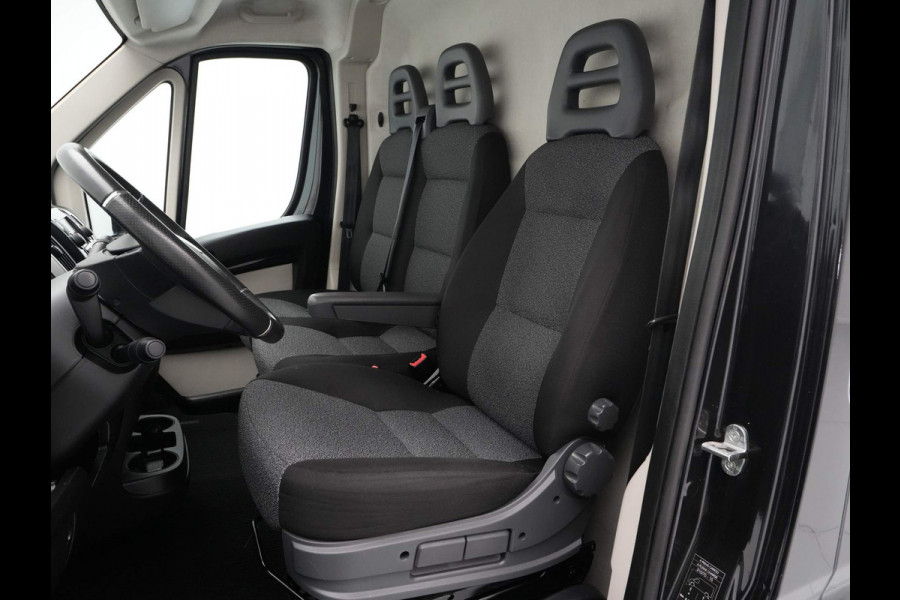 Fiat Ducato 30 2.3 MultiJet L1H1 Navigatie Trekhaak Camera Clima