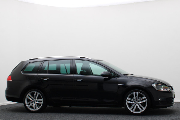 Volkswagen GOLF Variant 1.0 TSI Connected Series Climate, Cruise, Camera, Apple Carplay, Bluetooth, DAB, PDC, 18''