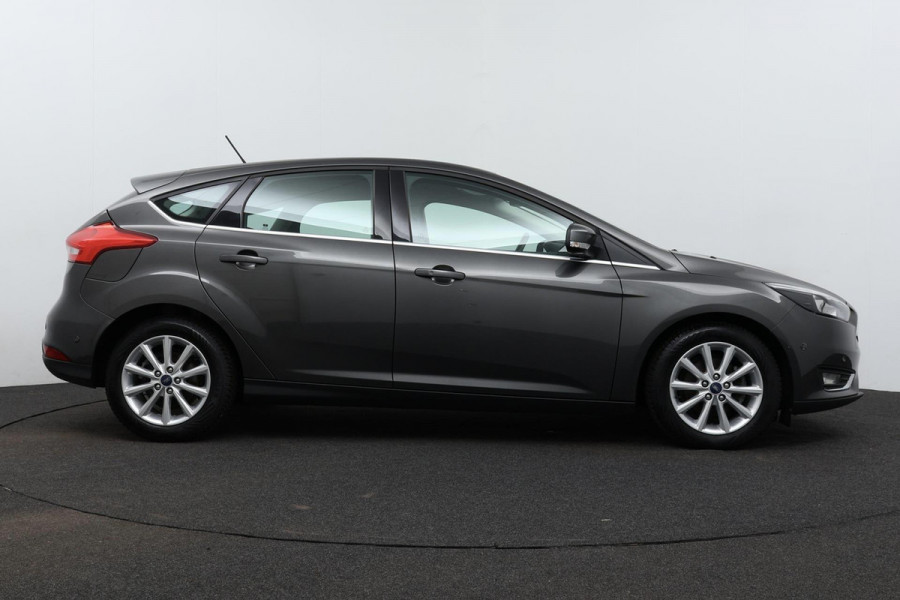 Ford Focus 1.0 Titanium (NAVIGATIE, CLIMA, PARKEERSENSOREN, 1e EIGENAAR)