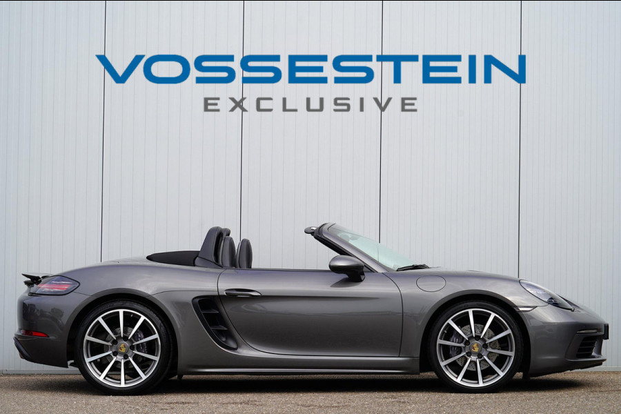 Porsche 718 Boxster 2.0 300pk / Sport Chrono / Sportuitlaat / Led / Stuurverwarming / NL-Auto!