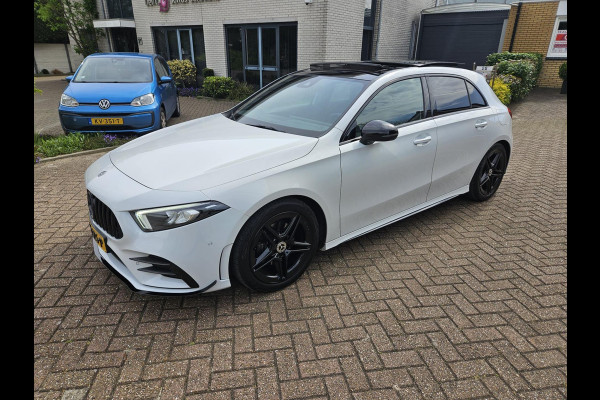 Mercedes-Benz A-Klasse 180 AMG Automaat Pano Camera Dealer onderhouden