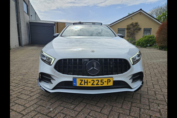 Mercedes-Benz A-Klasse 180 AMG Automaat Pano Camera Dealer onderhouden