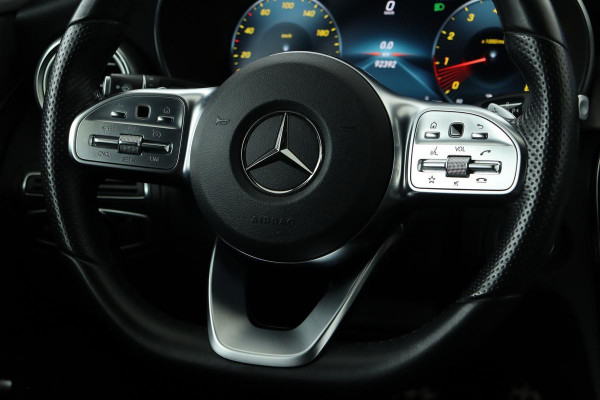 Mercedes-Benz C-Klasse 180 AMG | Panoramadak | 360 Camera | Trekhaak | Stoelverwarming | Navigatie | Full LED | Half leder | Park Assist