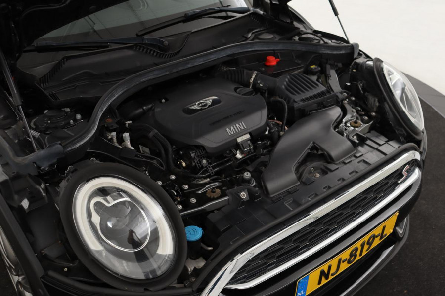 MINI Clubman 2.0 Cooper SD JCW Chili | Head-up | Trekhaak | Adaptive Cruise | Leder | Camera | Stoelverwarming | Adaptive LED