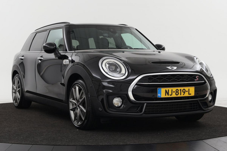 MINI Clubman 2.0 Cooper SD JCW Chili | Head-up | Trekhaak | Adaptive Cruise | Leder | Camera | Stoelverwarming | Adaptive LED