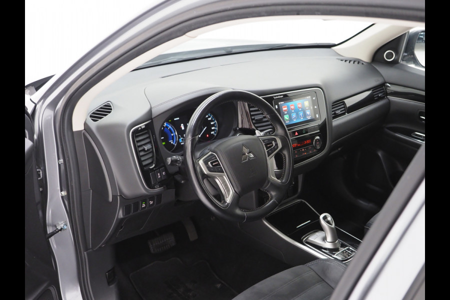 Mitsubishi Outlander 2.4 PHEV S-Edition | LED | Keyless | Camera | Sportstoelen | Stoelverwarming