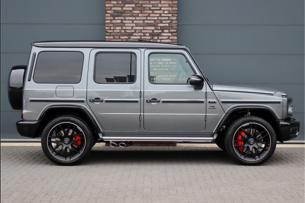 Mercedes-Benz G-Klasse AMG 63 V8 G-Manufaktur Aut9 | Grijs Kenteken | AMG Drivers Package | Distronic+ | Carbon | Massage | Nappa Leder | Trekhaak | Stoelventilatie | Energizing-pakket | Schuifdak | Techniekpakket |