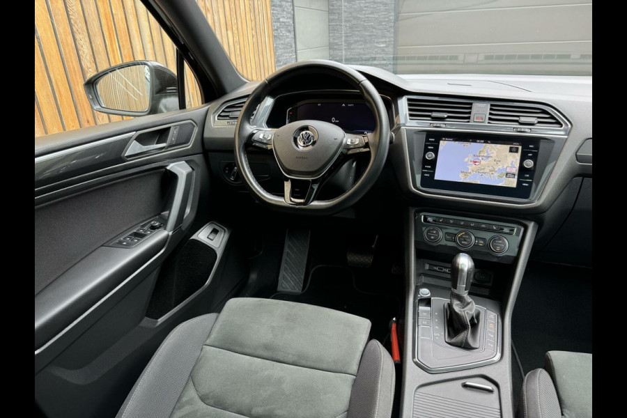 Volkswagen Tiguan Allspace 1.5 TSI R-line DSG | Panoramadak | Apple CarPlay | Navigatiesysteem | 19 inch velgen | Parkeersensoren voor en achter | Achterui