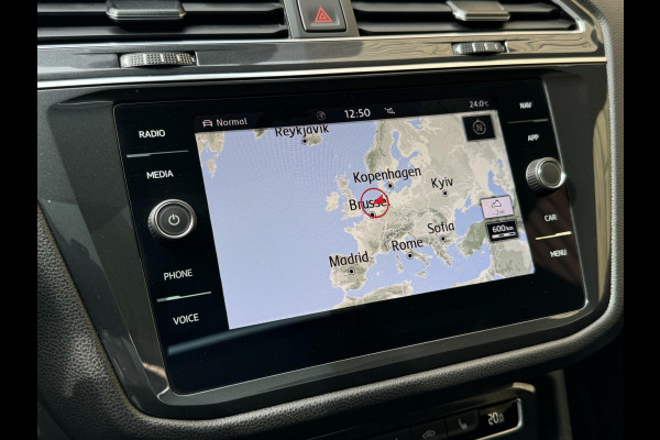 Volkswagen Tiguan Allspace 1.5 TSI R-line DSG | Panoramadak | Apple CarPlay | Navigatiesysteem | 19 inch velgen | Parkeersensoren voor en achter | Achterui