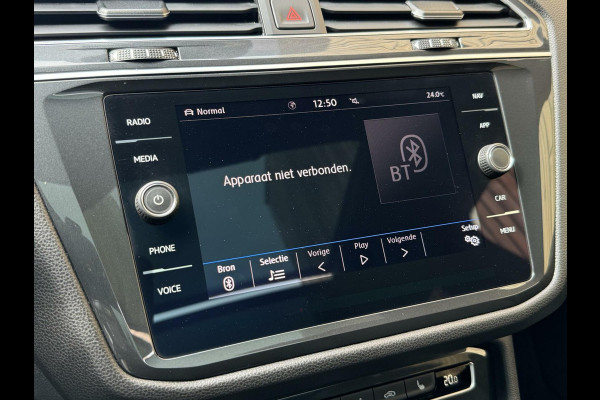 Volkswagen Tiguan Allspace 1.5 TSI R-line DSG | Panoramadak | Apple CarPlay | Navigatiesysteem | 19 inch velgen | Parkeersensoren voor en achter | Achterui