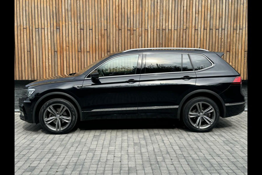 Volkswagen Tiguan Allspace 1.5 TSI R-line DSG | Panoramadak | Apple CarPlay | Navigatiesysteem | 19 inch velgen | Parkeersensoren voor en achter | Achterui