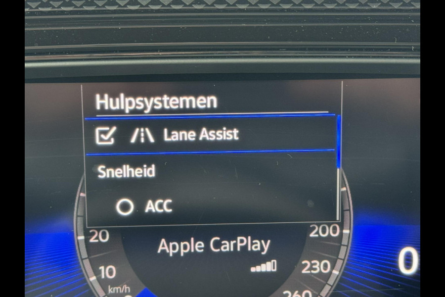 Volkswagen Taigo 1.0 TSI Life Carplay Pdc voor en achter Led Lane assist Clima Adaptive cruise