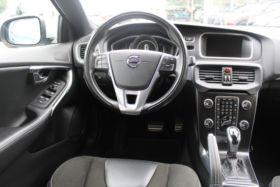 Volvo V40 2.0 D3 Business Sport | NAVIGATIE |