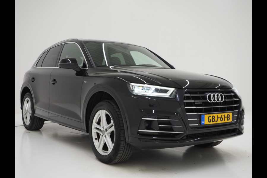 Audi Q5 55 TFSI e quattro Competition | Panoramadak | Adaptive Cruise | Keyless | Camera | Trekhaak