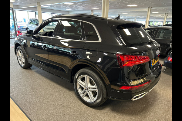 Audi Q5 55 TFSI e quattro S-line / Panorama-dak / leder-alcantara / Led-matrix