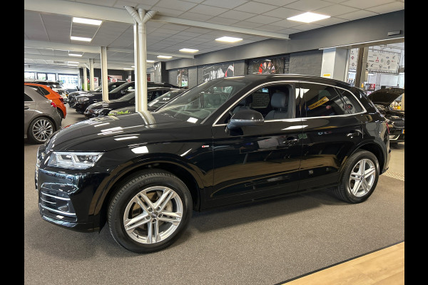 Audi Q5 55 TFSI e quattro S-line / Panorama-dak / leder-alcantara / Led-matrix