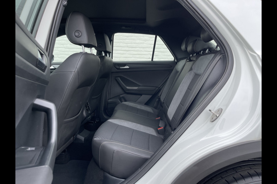 Volkswagen T-Roc 1.5 TSI Sport Business R | Pano | Virtual Cockpit | Camera | CarPlay | ACC | 18 inch