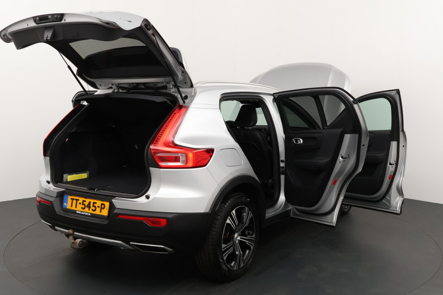 Volvo XC40 BWJ 11-2018 / 190 PK 2.0 T4 AWD Inscription automaat / Leer / Trekhaak / Clima / Cruise / Navi / 19'' LMV / Camera achter / Stoelverwarming / Donker glas /