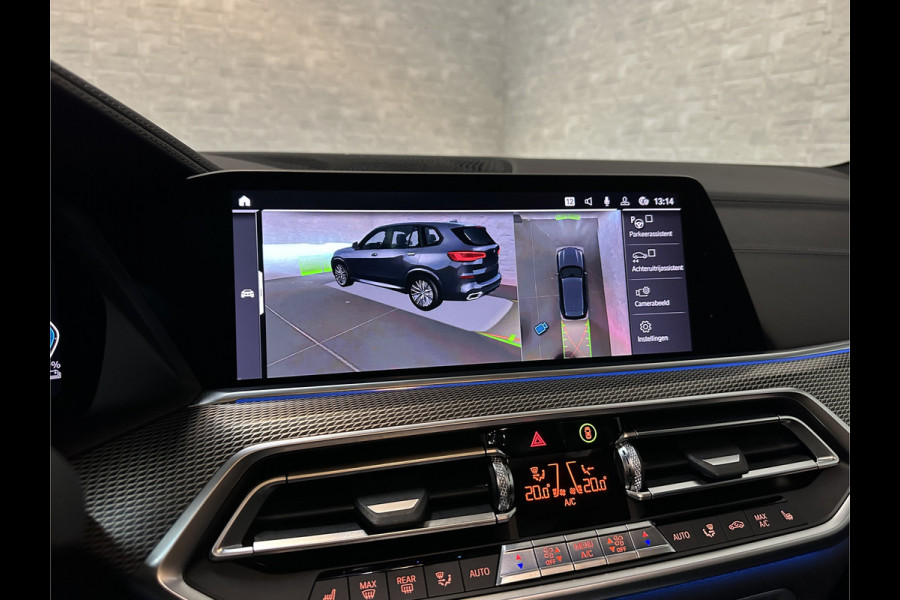 BMW X5 45e M-Sport | 360 View | Panorama | ACC | Head-Up | Comfortstoelen | Keyless-Go | Memory | Stuurwiel verwarmd | Luchtvering | Sfeerverlichting | Standkachel | LED | Carplay | Draadloos Laden |