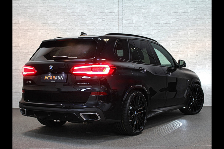 BMW X5 45e M-Sport | 360 View | Panorama | ACC | Head-Up | Comfortstoelen | Keyless-Go | Memory | Stuurwiel verwarmd | Luchtvering | Sfeerverlichting | Standkachel | LED | Carplay | Draadloos Laden |