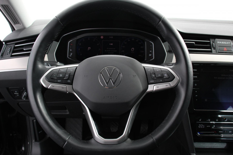 Volkswagen Passat Variant 1.5 TSI DSG Elegance Plus Pro | Navigatie | Climate Control | Camera | Electrisch bedienbare achterklep | Led | Adaptive Cruise Control | Head Up Display |