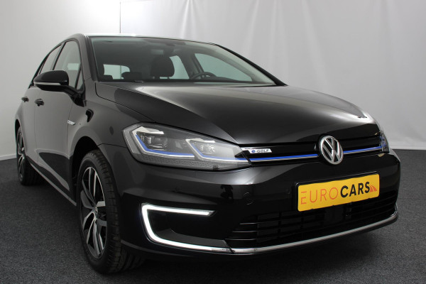 Volkswagen e-Golf e-Golf | € 2000,- subsidie mogelijk particulier! | Navigatie | Climate Control | Virtuele Cockpit | Full Led | Camera | Cruise control adaptief | Parkeer sensoren | Lichtmetalen Velgen |