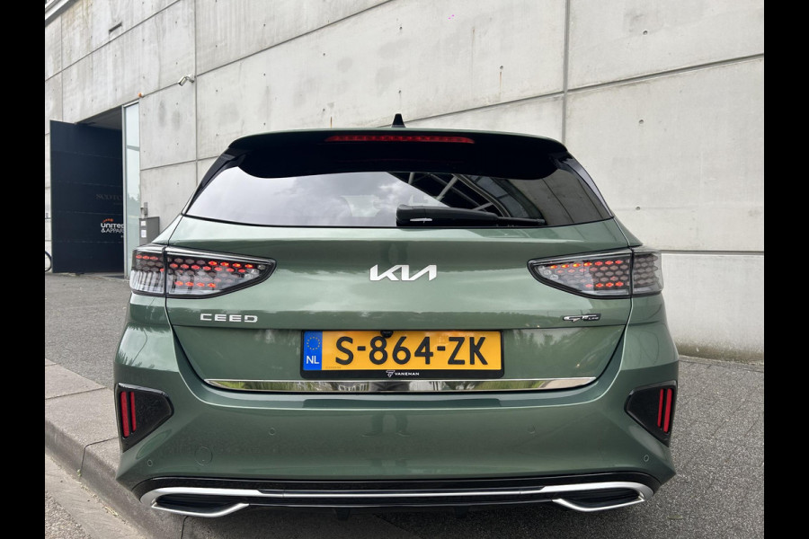 Kia Ceed 1.5 T-GDi GT-PlusLine | Panoramadak | Camera | Navi | Stuur-/Stoelverwarming | Leder/Alcantara | 17" Velgen | Clima | Apple CarPlay/Android Auto | Key-Less | PDC | Cruise | LED |