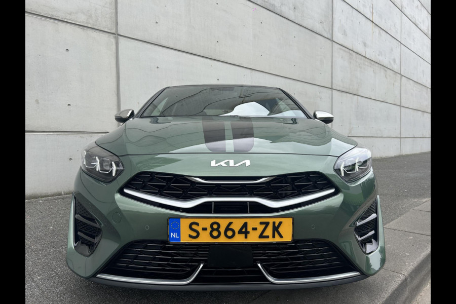 Kia Ceed 1.5 T-GDi GT-PlusLine | Panoramadak | Camera | Navi | Stuur-/Stoelverwarming | Leder/Alcantara | 17" Velgen | Clima | Apple CarPlay/Android Auto | Key-Less | PDC | Cruise | LED |