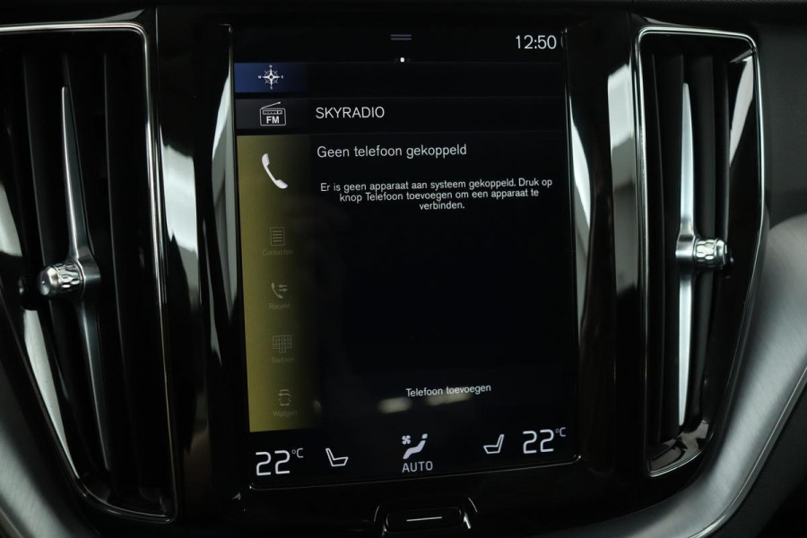 Volvo XC60 2.0 B5 Momentum Pro | Leder | Camera | Trekhaak | Stoel & Stuurverwarming | Memory | Comfortstoelen | Carplay