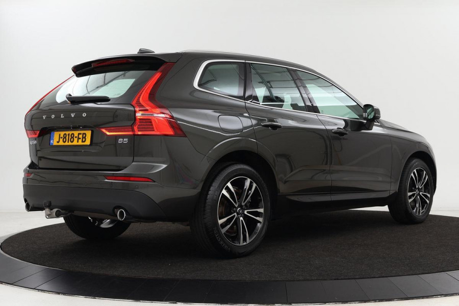 Volvo XC60 2.0 B5 Momentum Pro | Leder | Camera | Trekhaak | Stoel & Stuurverwarming | Memory | Comfortstoelen | Carplay