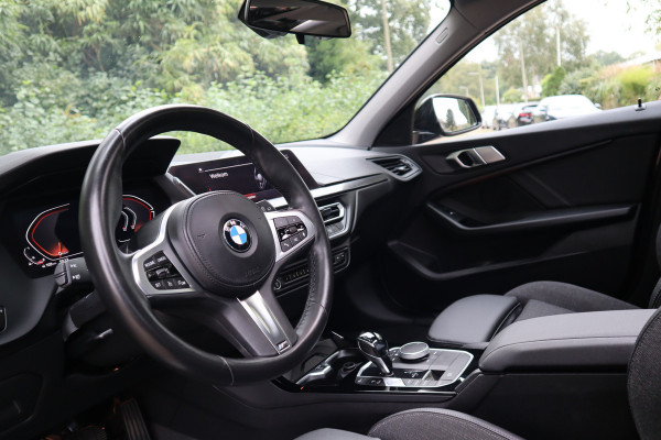 BMW 1-serie 118i Business Edition | Automaat | Pano | Virtual | M-stuurwiel |